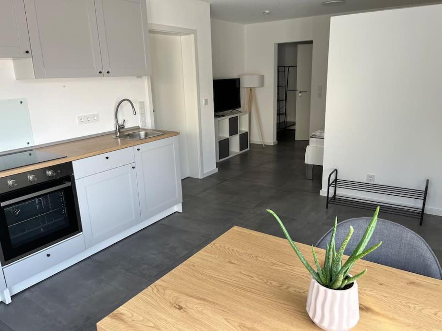 Schoenes 1 Zimmer Apartment Huefingen ภายนอก รูปภาพ